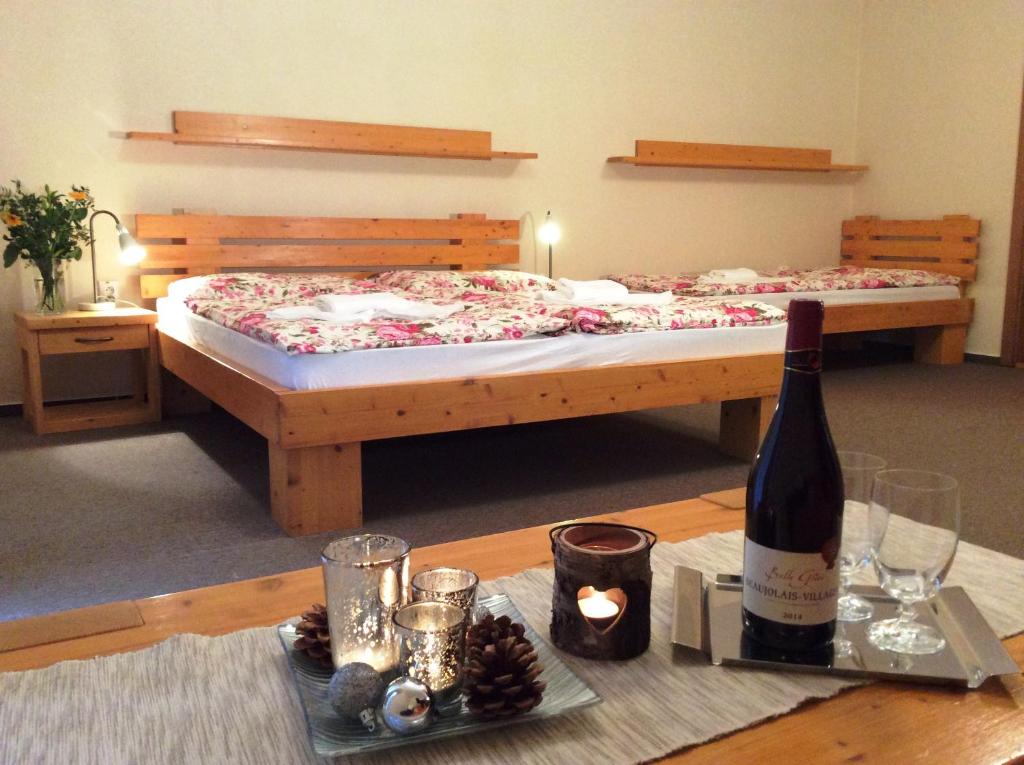 Трехместный (Стандартный трехместный номер с дополнительной кроватью) гостевого дома Penzion Bystrinka, Брезно