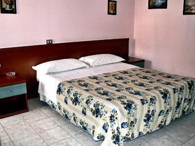 Двухместный (Двухместный номер с 1 кроватью и общей ванной комнатой) отеля Hotel Rallye, Милан
