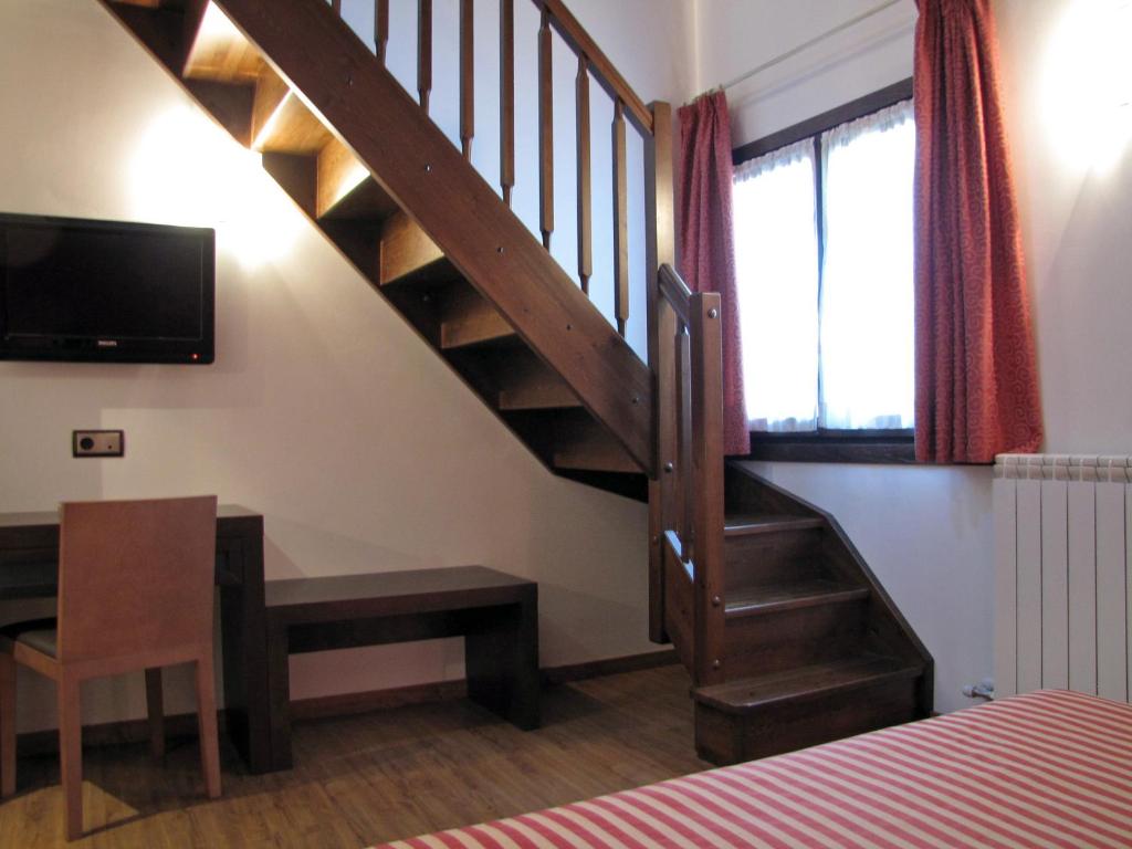 Семейный (Семейный номер с видом на горы (для 2 взрослых и 2 детей)), Hotel Sesué