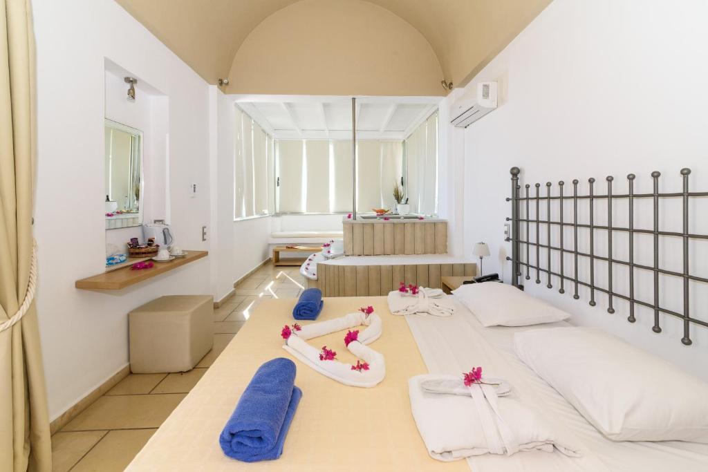 Апартаменты (Мезонет с гидромассажной ванной в помещении) отеля Antinea Suites Hotel & Spa, Камари