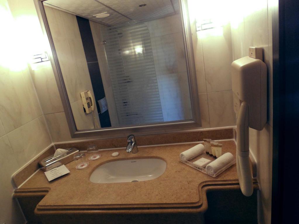 Двухместный (Семейный двухместный номер с 2 отдельными кроватями и видом на море) курортного отеля Iberotel Borg El Arab, Александрия