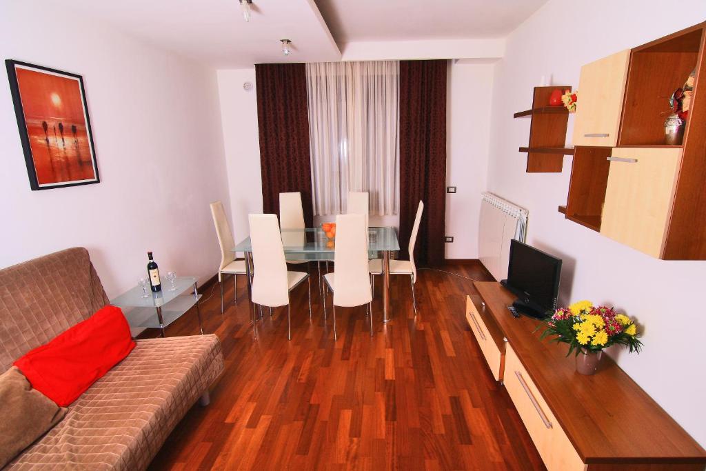 Апартаменты (Апартаменты Делюкс с 2 спальнями) отеля Harmony Residence & Spa, Бухарест
