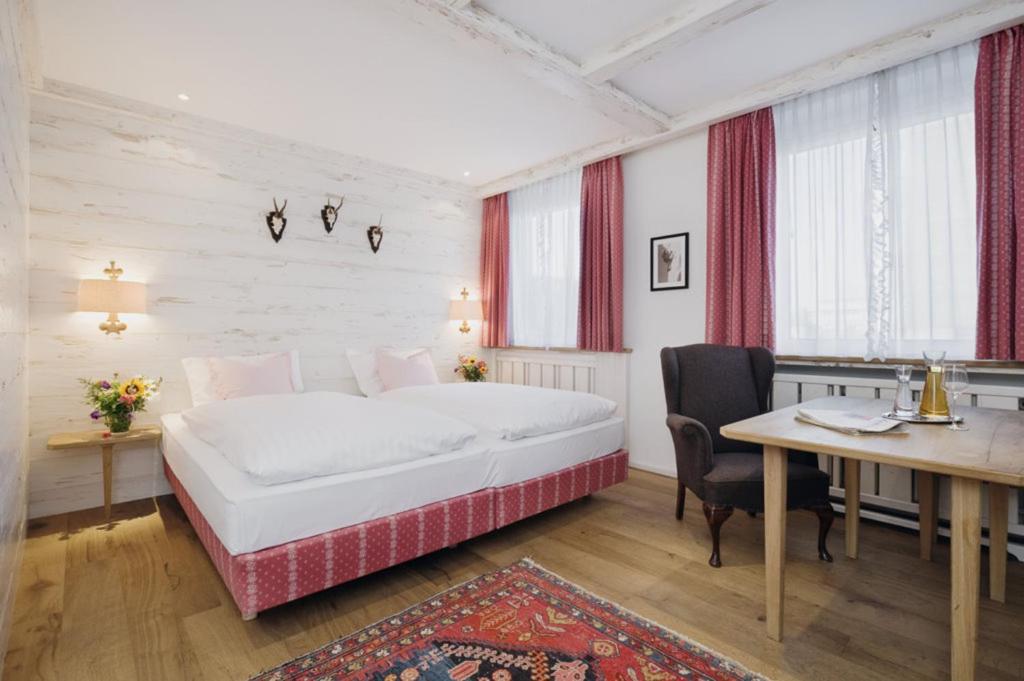 Двухместный (Улучшенный двухместный номер с 1 кроватью или 2 отдельными кроватями) отеля Eden Hotel Wolff, Мюнхен