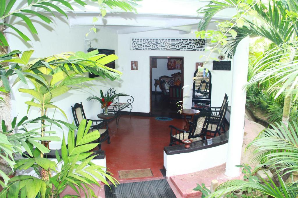 Номер (Кровать в общем номере для мужчин и женщин с 5 кроватями.) семейного отеля Kandyan House, Канди