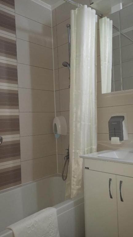 Двухместный (Двухместный номер Делюкс с 1 кроватью) курортного отеля Hotel Radan Prolom Banja, Проломска-Банья