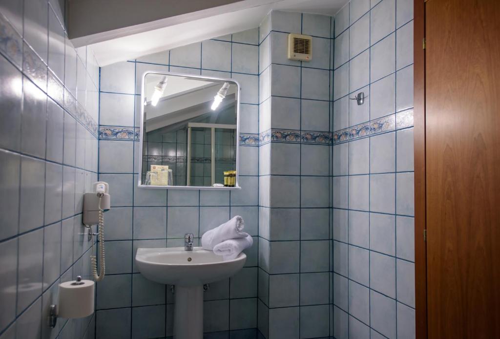 Двухместный (Двухместный номер с 1 кроватью или 2 отдельными кроватями - Мансарда) отеля Hotel Kastoria, Кастория