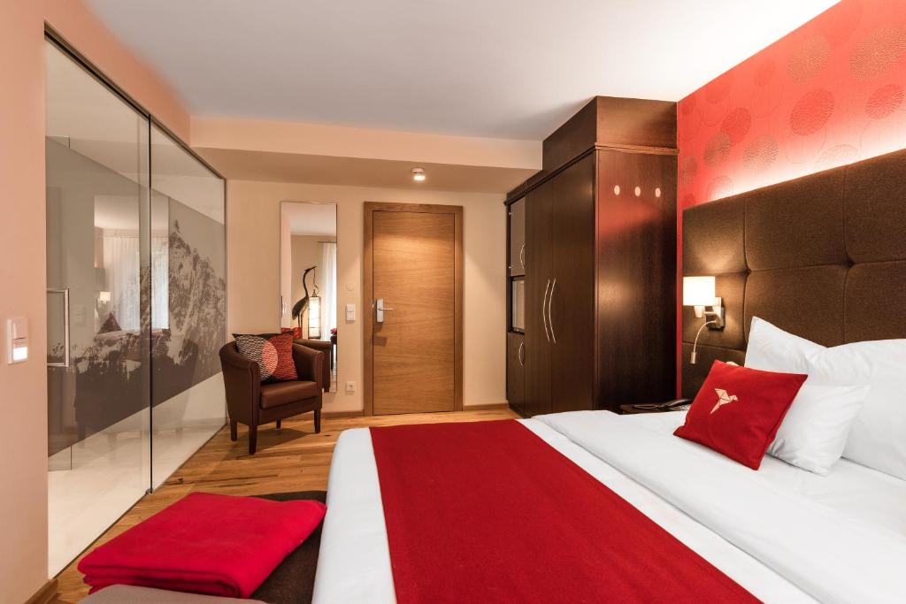 Двухместный (Двухместный номер Koi с 1 кроватью или 2 отдельными кроватями и балконом) отеля Hotel dasMEI, Инсбрук