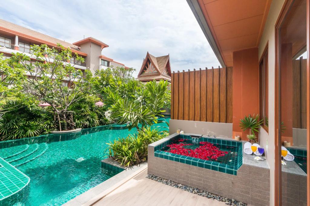 Двухместный (Номер «Премьер Делюкс» с доступом в бассейн с гидромассажной ванной) курортного отеля Ayrest Hua Hin, Хуахин