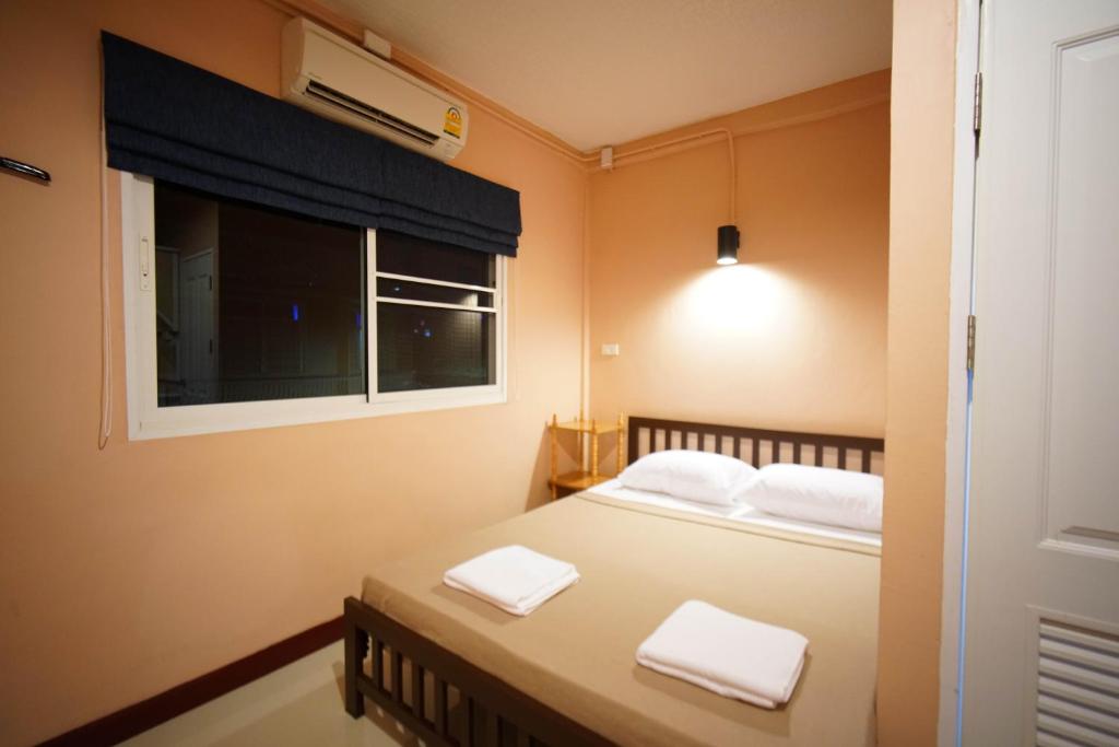 Двухместный (Двухместный номер с 1 кроватью и собственной ванной комнатой) хостела Urban Hostel Bangkok, Бангкок