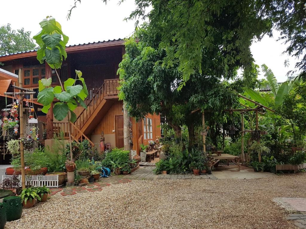 Номер (Дом с 1 спальней и видом на сад) семейного отеля Kanecha's Home, Лампанг