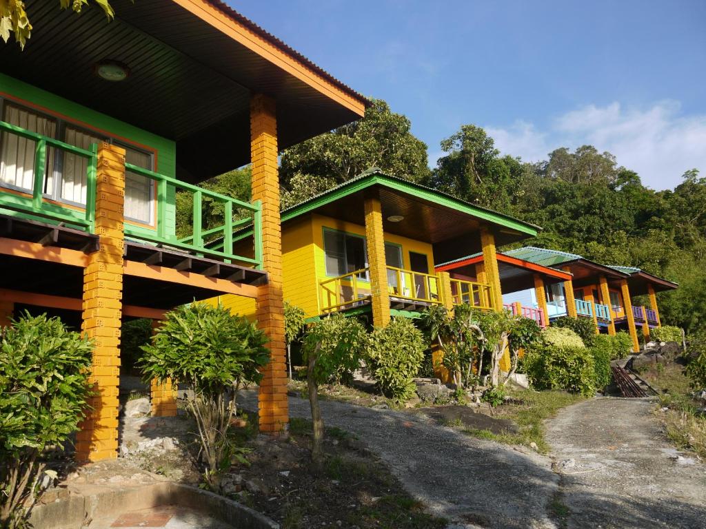 Двухместный (Двухместный номер Делюкс с 1 кроватью и балконом, вид на море) отеля Phi Phi View Point Resort, Пхи-Пхи