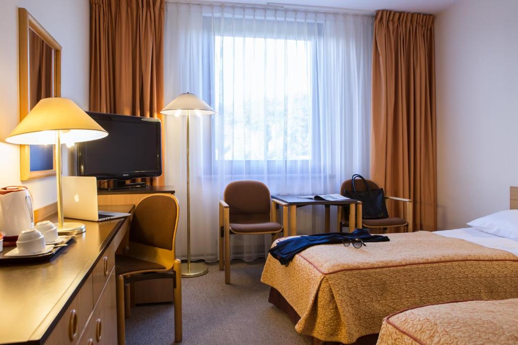 Двухместный (Стандартный двухместный номер с 2 отдельными кроватями) отеля Mercure Jelenia Góra, Еленя-Гура