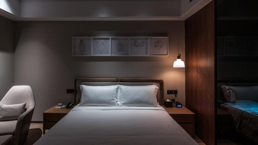 Двухместный (Номер с кроватью размера «king-size») отеля The Nook Hotel Hangzhou, Ханчжоу