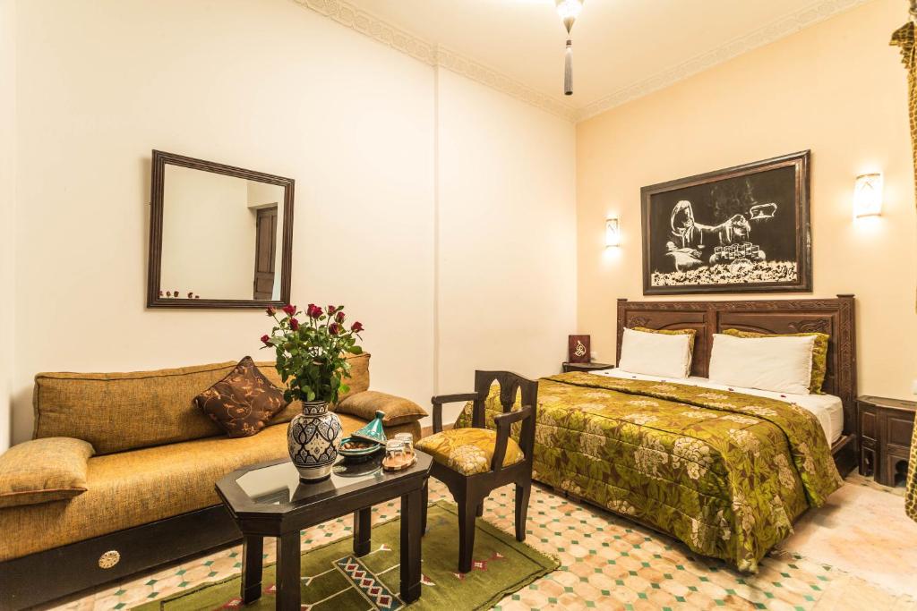 Трехместный (Улучшенный трехместный номер) отеля Riad Nasreen, Марракеш