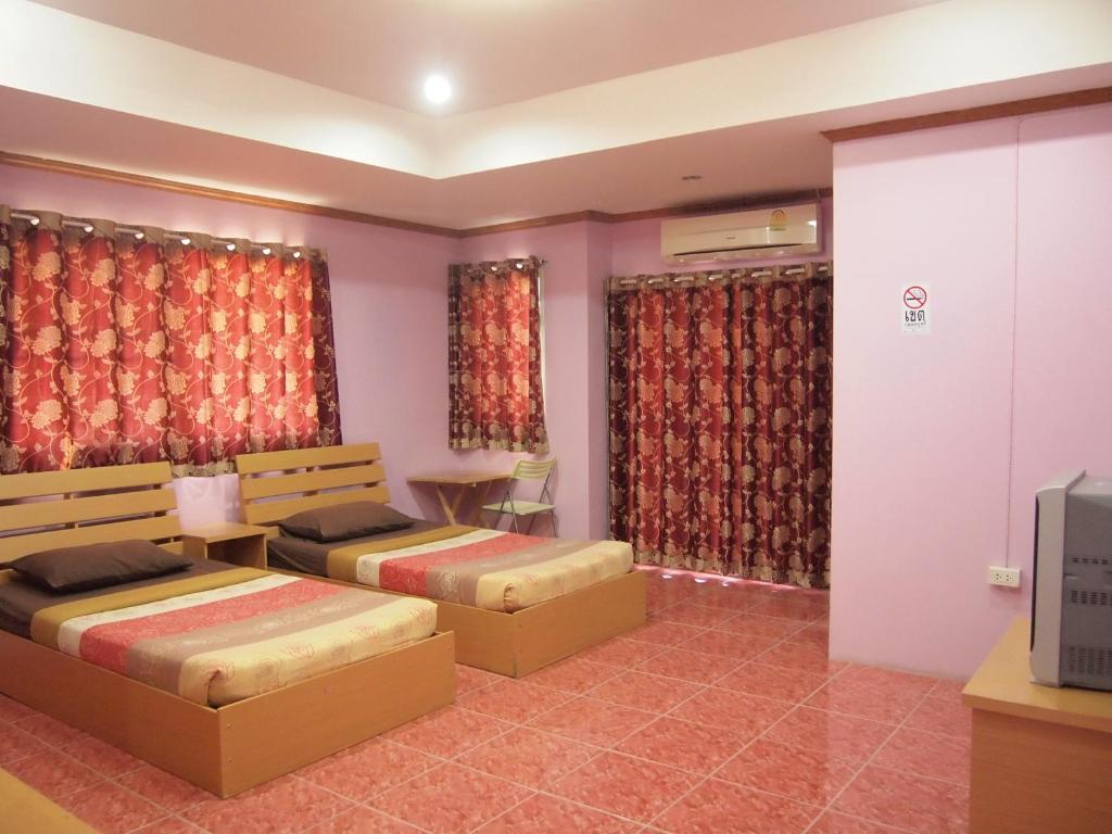 Отель Somsri Apartment, Сингбури