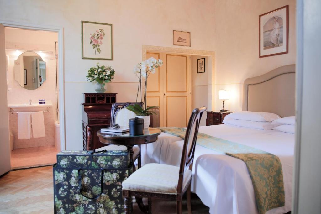 Двухместный (Улучшенный двухместный номер с 1 кроватью) отеля Hotel Villa Liana, Флоренция