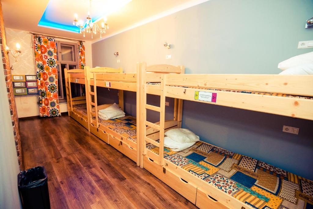 Номер (Кровать в общем 6-местном номере) хостела Greg&Tom Beer House Hostel, Краков