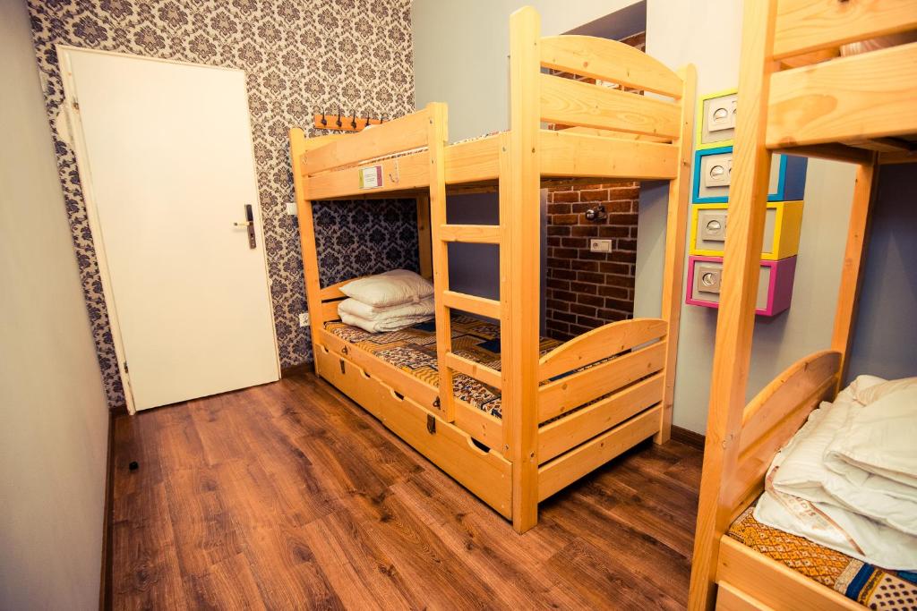 Номер (Кровать в общем номере с 4 кроватями) хостела Greg&Tom Beer House Hostel, Краков