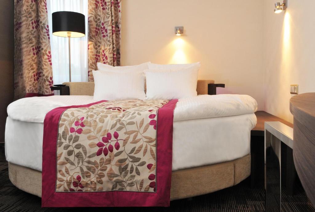 Двухместный (Представительский номер с кроватью размера «king-size») отеля Hotel 3 Trio, Белосток