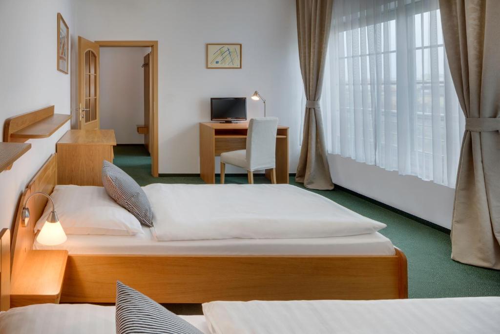 Двухместный (Двухместный номер с 2 отдельными кроватями) отеля Oya, Прага