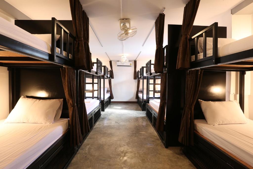 Номер (Кровать в общем 8-местном номере для мужчин и женщин), Balcony Party Hostel - Adult Only +18