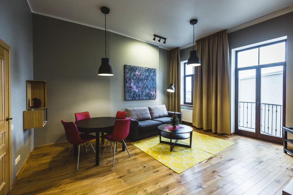 Апартаменты (Апартаменты с 2 спальнями и балконом), Riga Lux Apartments - Ernesta