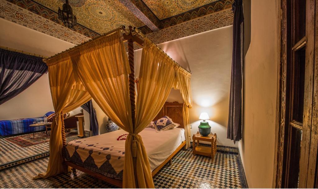 Трехместный (Королевский люкс) гостевого дома Riad Sara, Фес