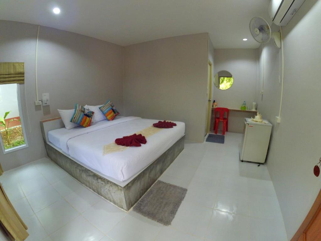 Номер (Бунгало с 1 спальней) курортного отеля Mada Lanta Mai Keaw, Ко Ланта