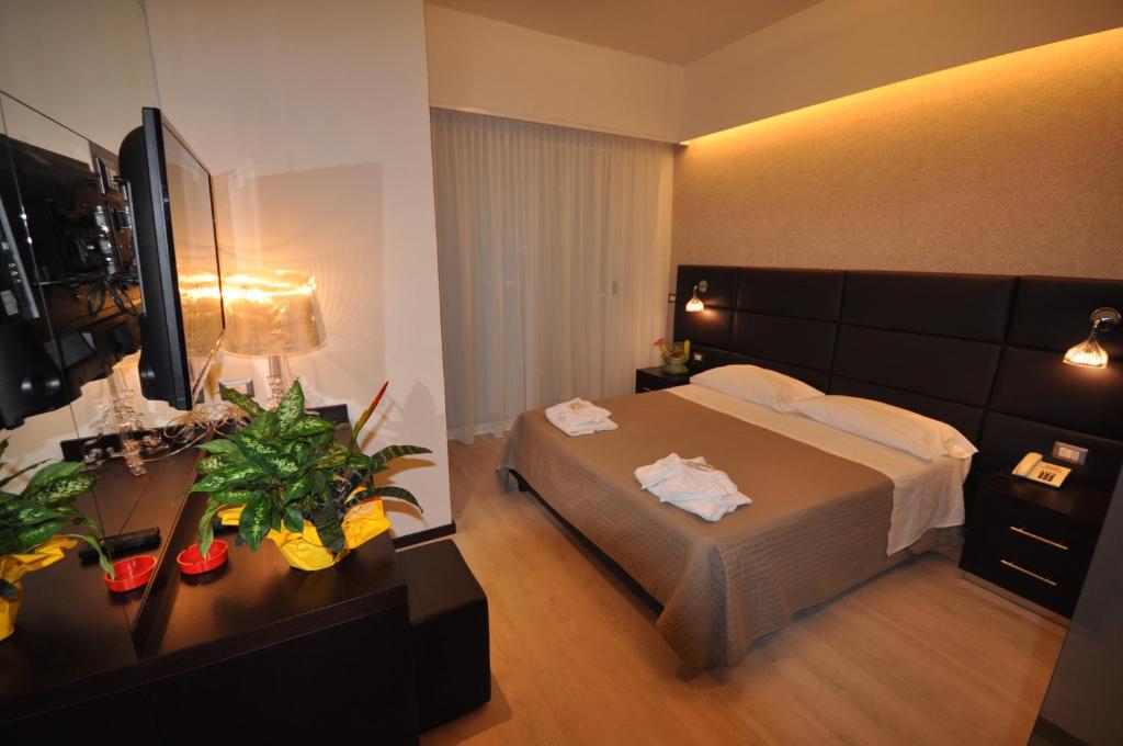 Двухместный (Двухместный номер Делюкс с 1 кроватью или 2 отдельными кроватями и видом на море) отеля Hotel Adriatic&Beauty, Римини