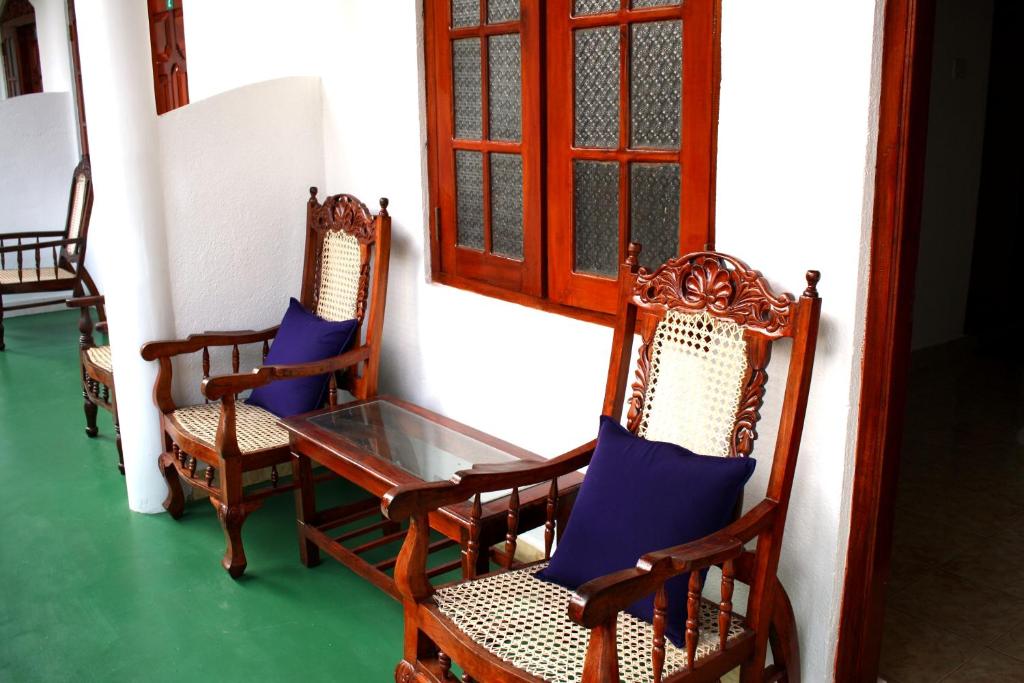 Двухместный (Двухместный номер с 2 отдельными кроватями и балконом) отеля Happy Coconut, Унаватуна