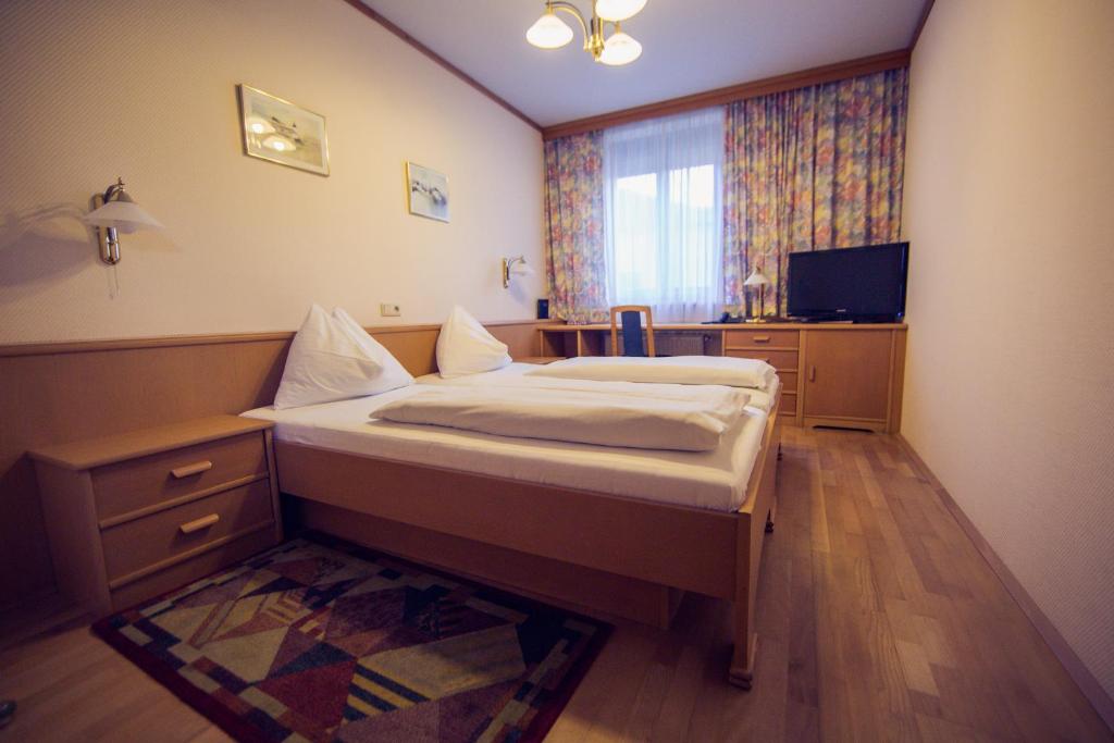Двухместный (Двухместный номер с 1 кроватью и парковкой) гостевого дома Gasthof Bokan, Грац