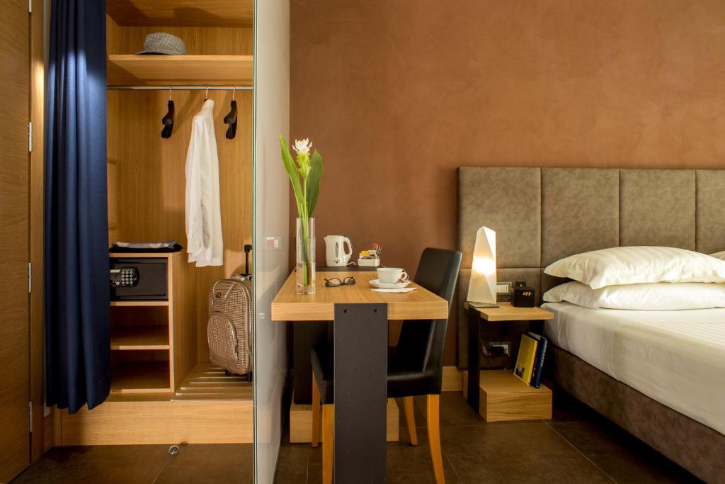 Двухместный (Улучшенный номер с кроватью размера «queen-size») отеля Best Western Hotel Spring House, Рим