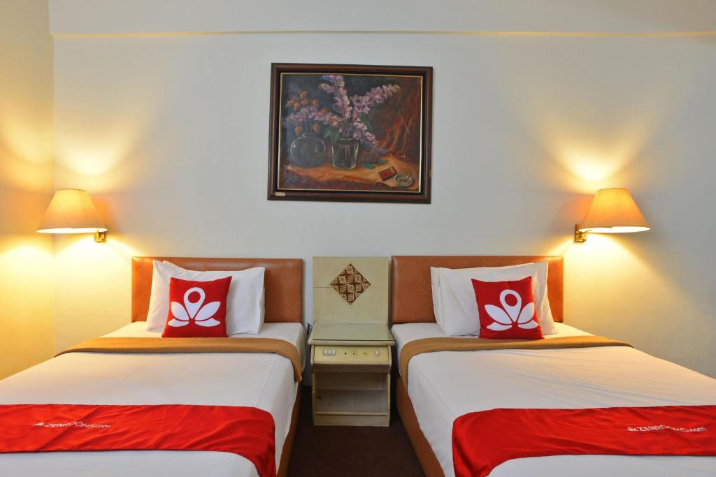 Двухместный (Стандартный двухместный номер с 2 отдельными кроватями) отеля ZEN Rooms Basic Kebayoran, Джакарта
