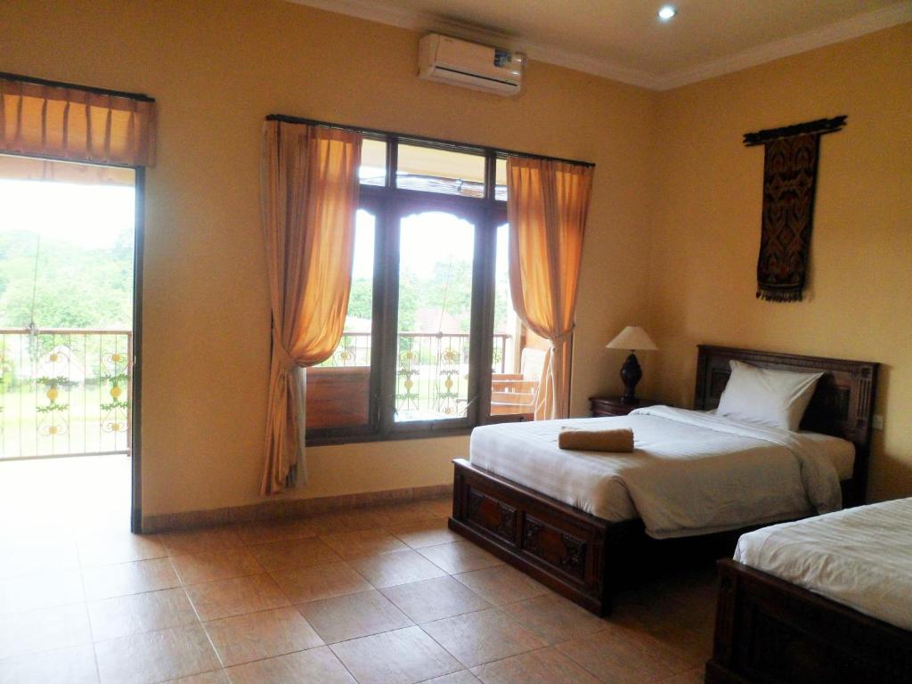 Двухместный (Двухместный номер с 2 отдельными кроватями и окном), Nuriani Restaurant and Rooms