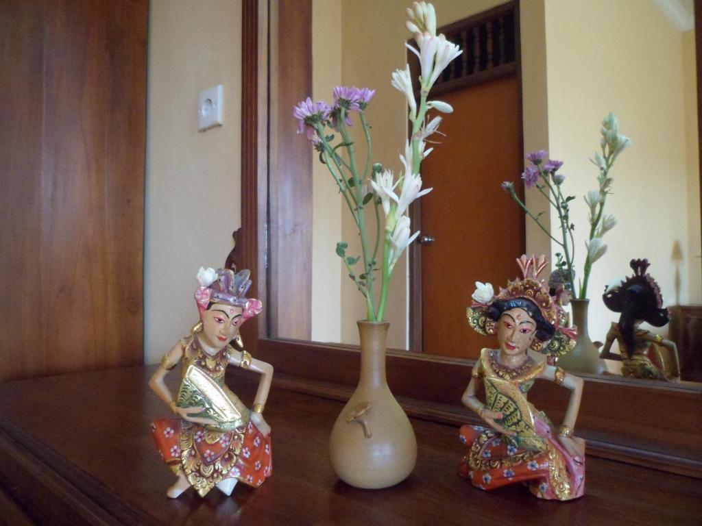 Двухместный (Двухместный номер с 2 отдельными кроватями и окном), Nuriani Restaurant and Rooms