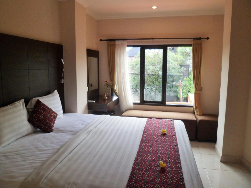 Двухместный (Двухместный номер с 1 кроватью или 2 отдельными кроватями, вид на город), Nuriani Restaurant and Rooms