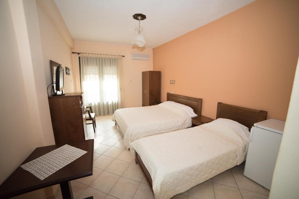 Двухместный (Двухместный номер с 1 кроватью или 2 отдельными кроватями и камином) отеля Hotel Galaxias, Като-Лутраки