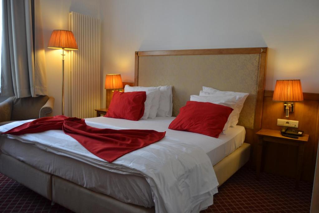 Двухместный (Улучшенный двухместный номер с 1 кроватью) отеля Hotel The Lord, Гент