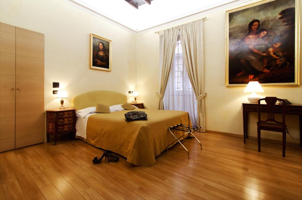 Двухместный (Двухместный номер c 1 кроватью - Дополнительное здание) гостевого дома Cenci Bed & Breakfast Fontana di Trevi, Рим