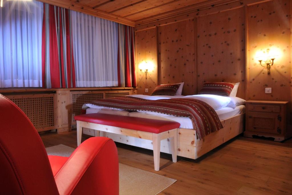 Двухместный (Улучшенный двухместный номер с 1 кроватью) отеля Hotel Albris, Санкт-Мориц