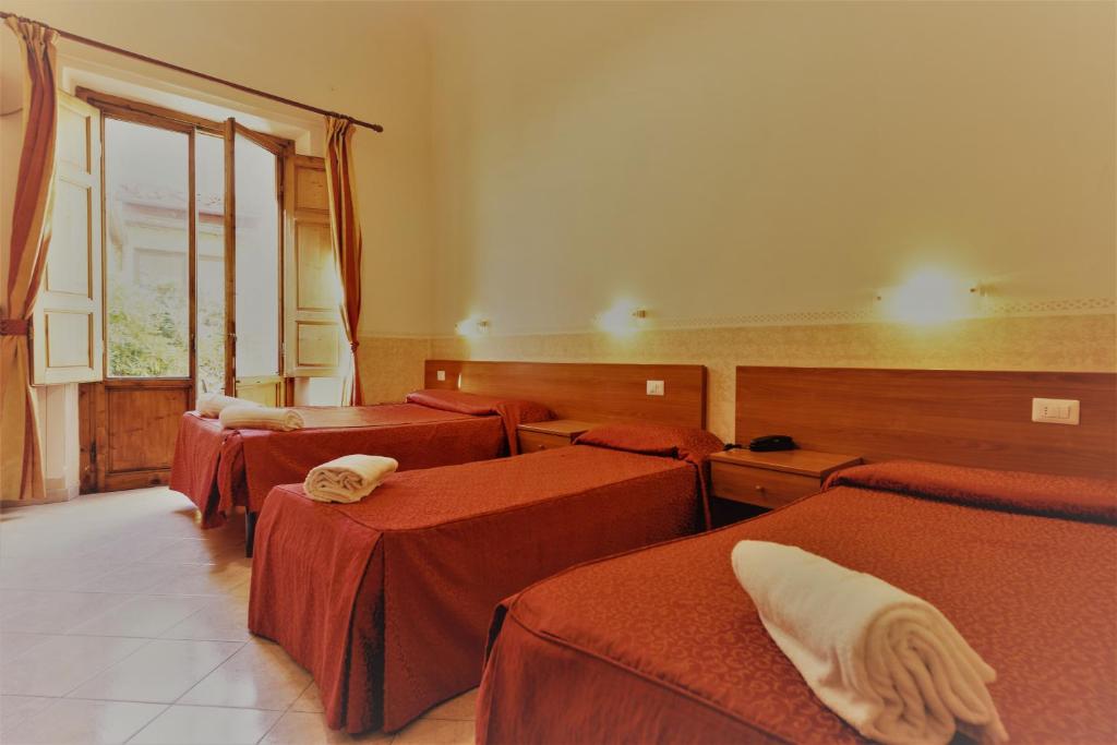Четырехместный (Четырехместный номер) отеля Hotel Palazzuolo, Флоренция