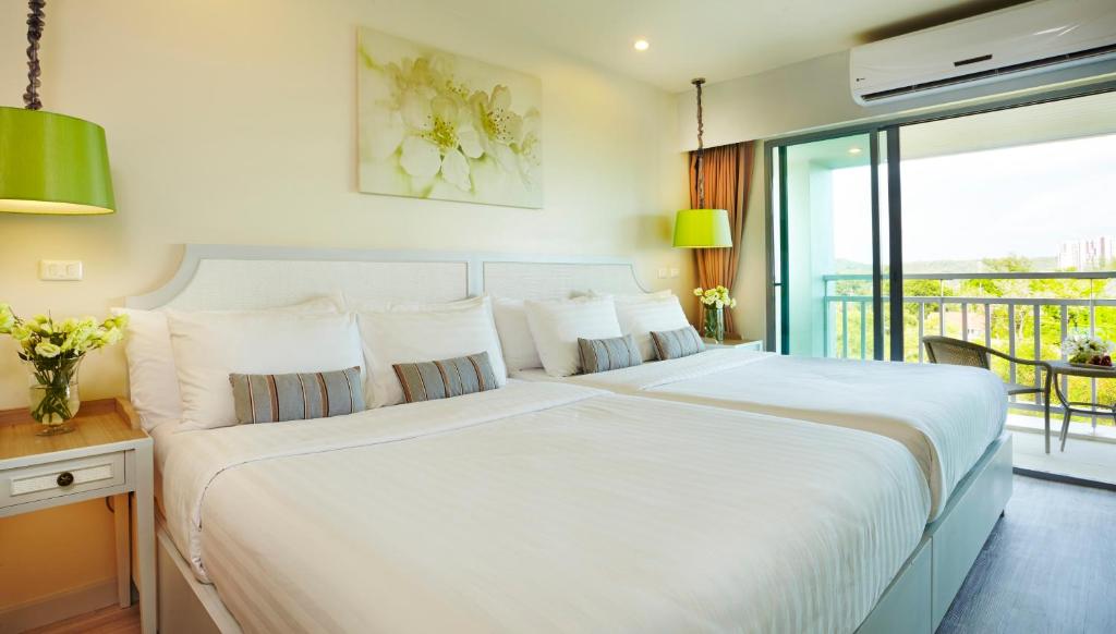 Двухместный (Двухместный номер Делюкс с 1 кроватью или 2 отдельными кроватями, вид на сад) курортного отеля Bandara On Sea, Rayong, Районг