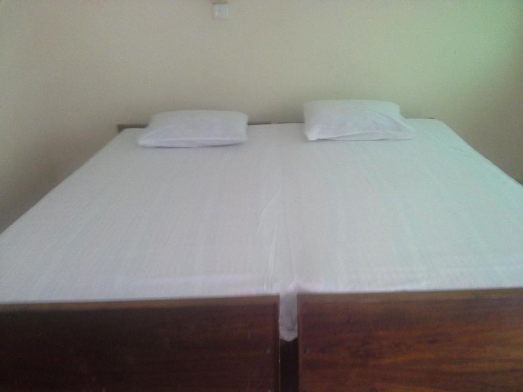 Двухместный (Стандартный двухместный номер с 1 кроватью) отеля Anila Beach Inn, Тангалла