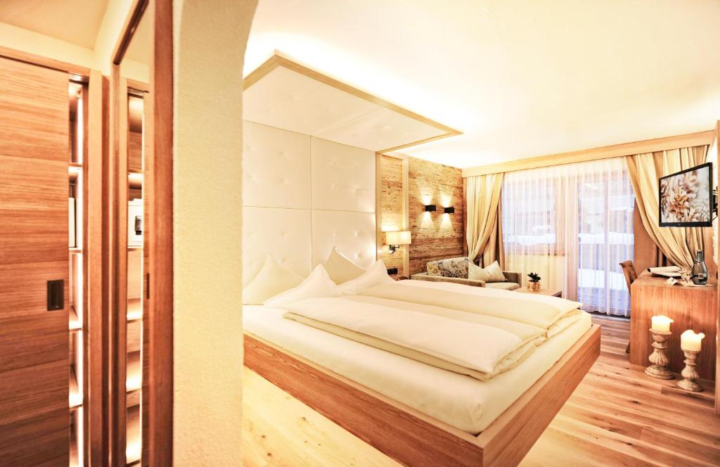 Двухместный (Двухместный номер B с 1 кроватью - альпийский стиль) отеля Salnerhof Superior Lifestyle Resort, Ишгль