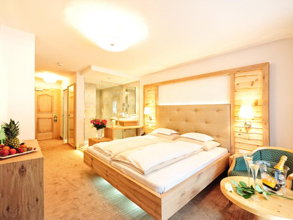Двухместный (Двухместный номер B с 1 кроватью - современный стиль) отеля Salnerhof Superior Lifestyle Resort, Ишгль