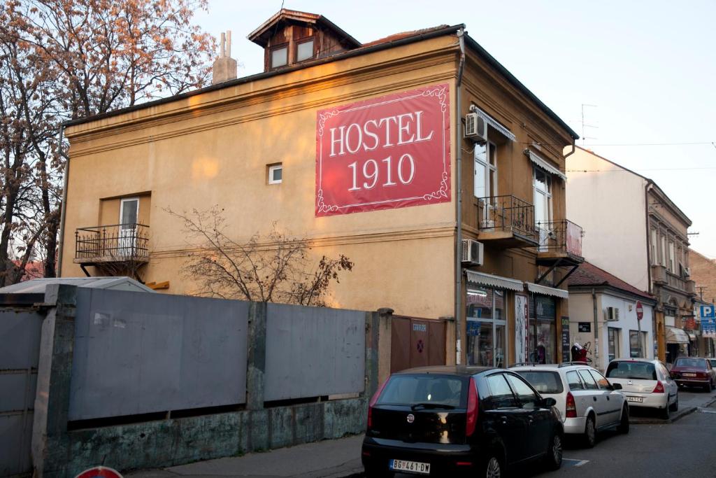 Четырехместный (Четырехместный номер эконом-класса с общей ванной комнатой) хостела Hostel 1910, Белград