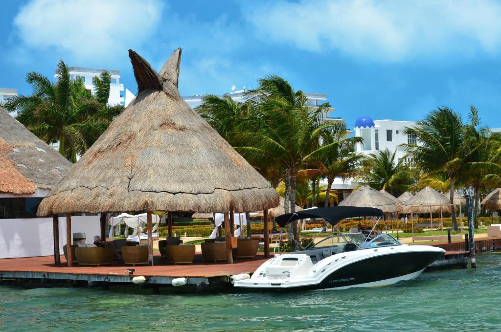 Sunset Marina & Yacht Club - All Inclusive, Канкун