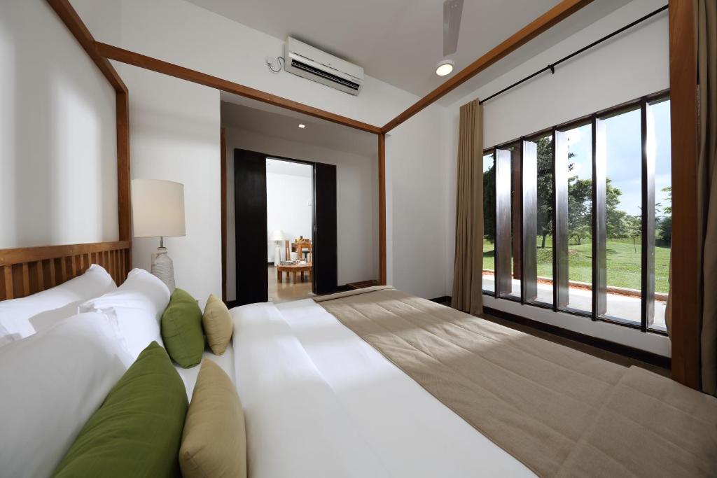 Сьюит (Suite Room with 25% Discount on Spa & 10% on extras) курортного отеля Sigiriya Jungles, Сигирия