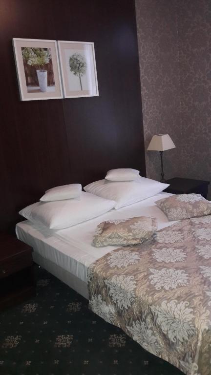 Двухместный (Двухместный номер Делюкс с 2 отдельными кроватями) отеля Villa Tradycja, Белосток