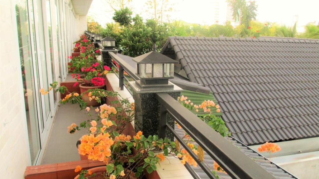 Двухместный (Улучшенный двухместный номер с 2 отдельными кроватями и балконом) отеля Anh Dao Mekong 2 Hotel, Кантхо